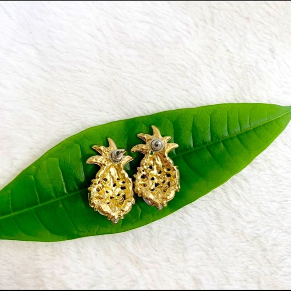 🌵 Pineapple Rhinestone Stud Earrings - Picture 4 of 5